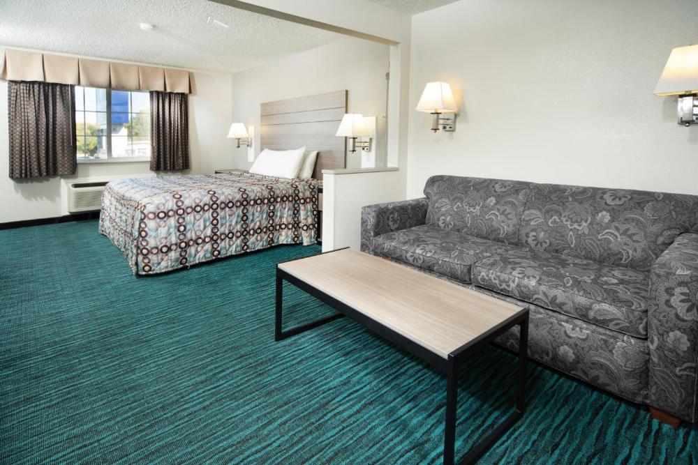 King Suite - Non-Smoking interior